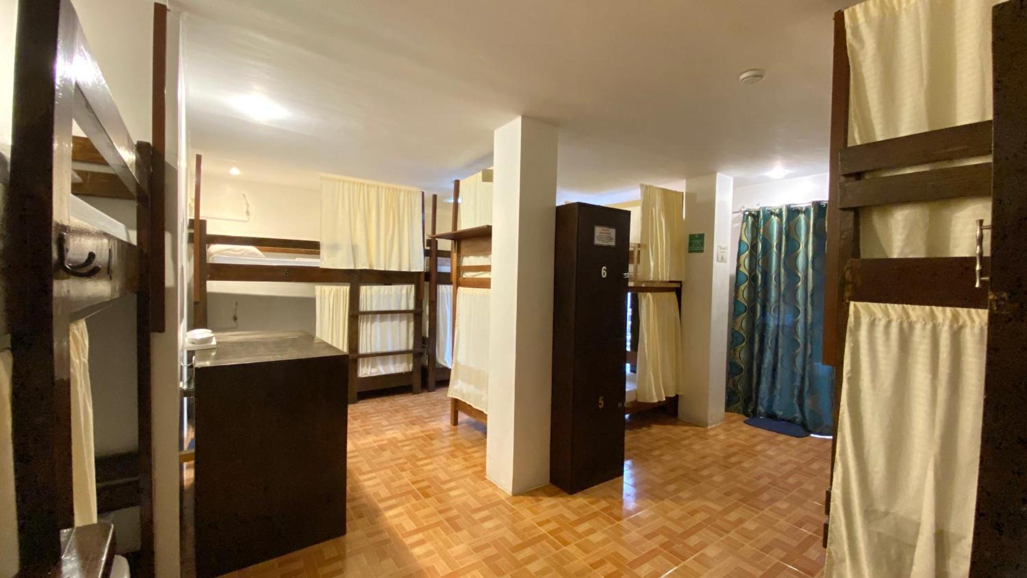 Chill Out Hostel Balabag  Kamer foto